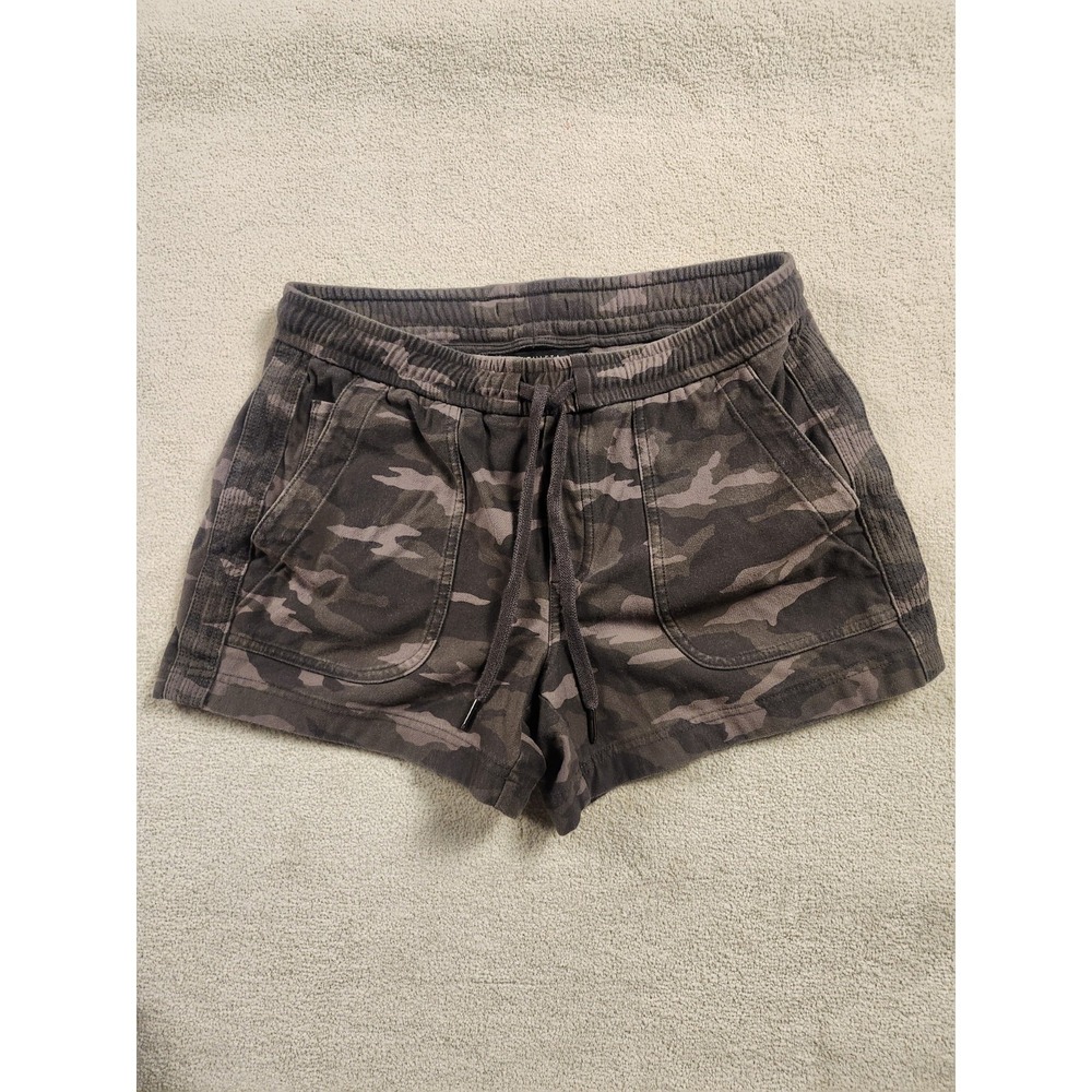 Athleta Camo Farallon Shorts Drawstring Pockets Casual Comfy Size 6 Stretch Walk